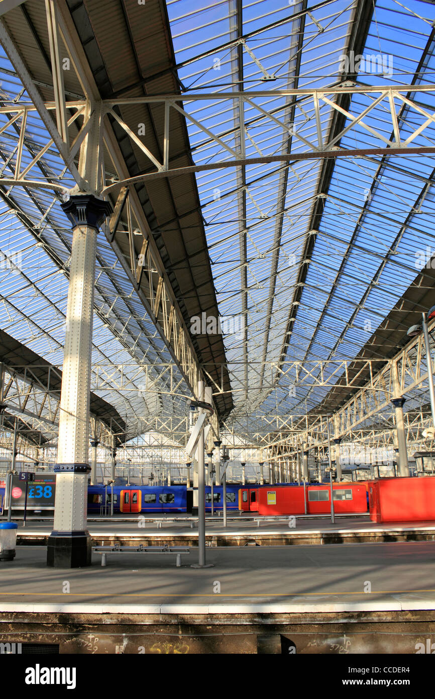 La gare de Waterloo, gare terminus de South West Trains. London England UK Banque D'Images