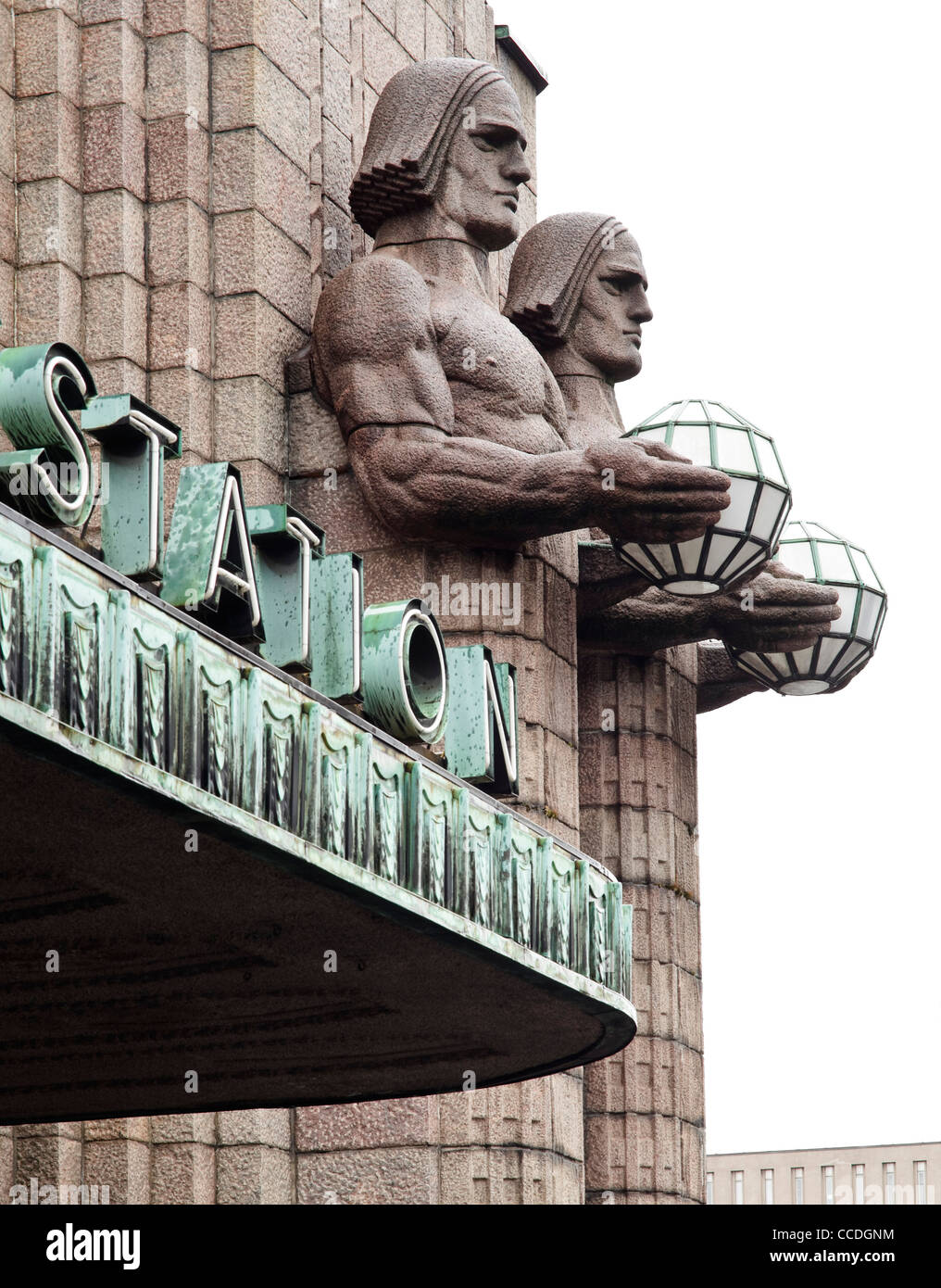 La gare centrale d'Helsinki (Helsingin Päärautatieasema : Finlandais, Suédois Helsingfors : Centralstation) est un Banque D'Images