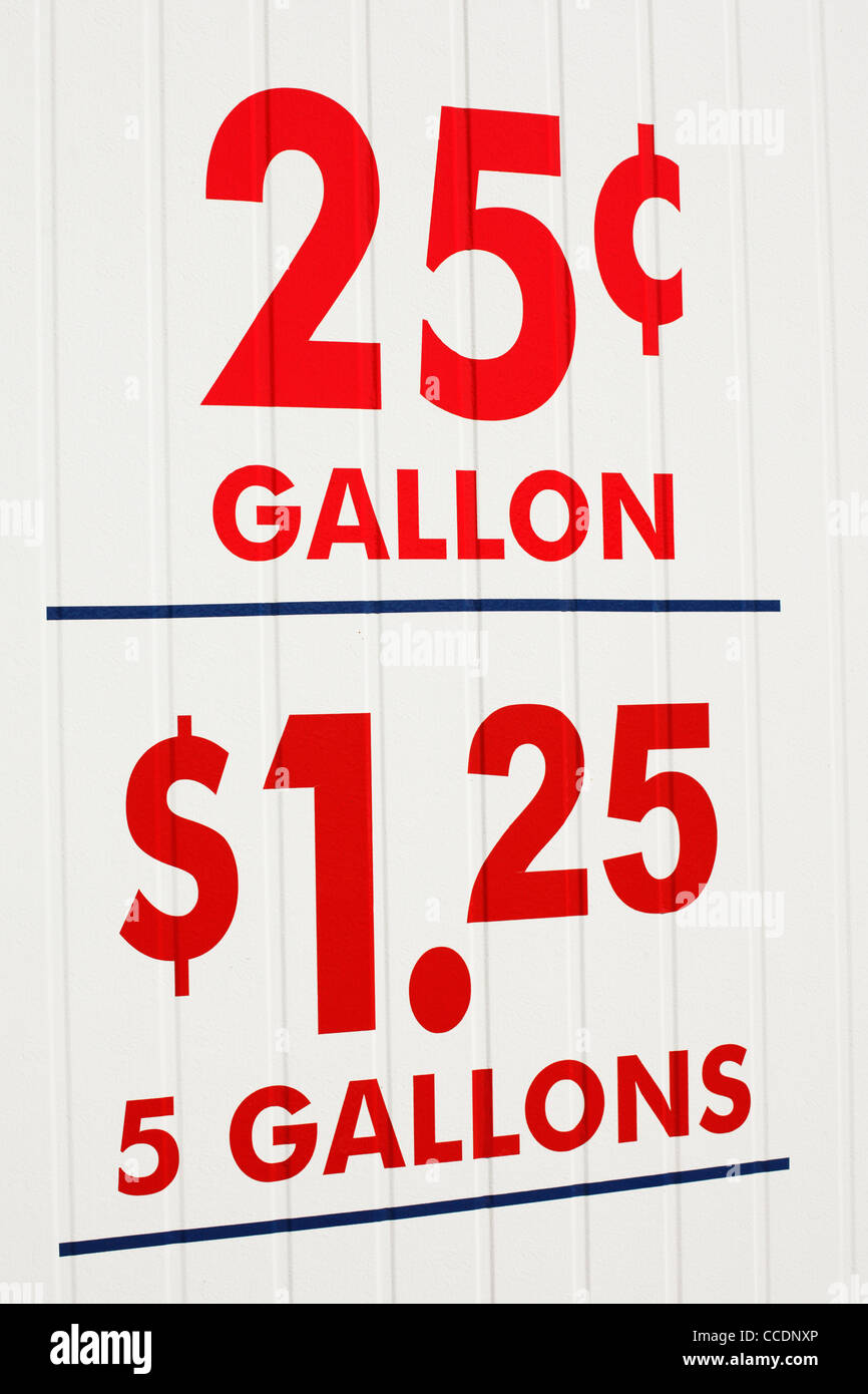 Une publicité pour l'eau peint sur un mur. Banque D'Images