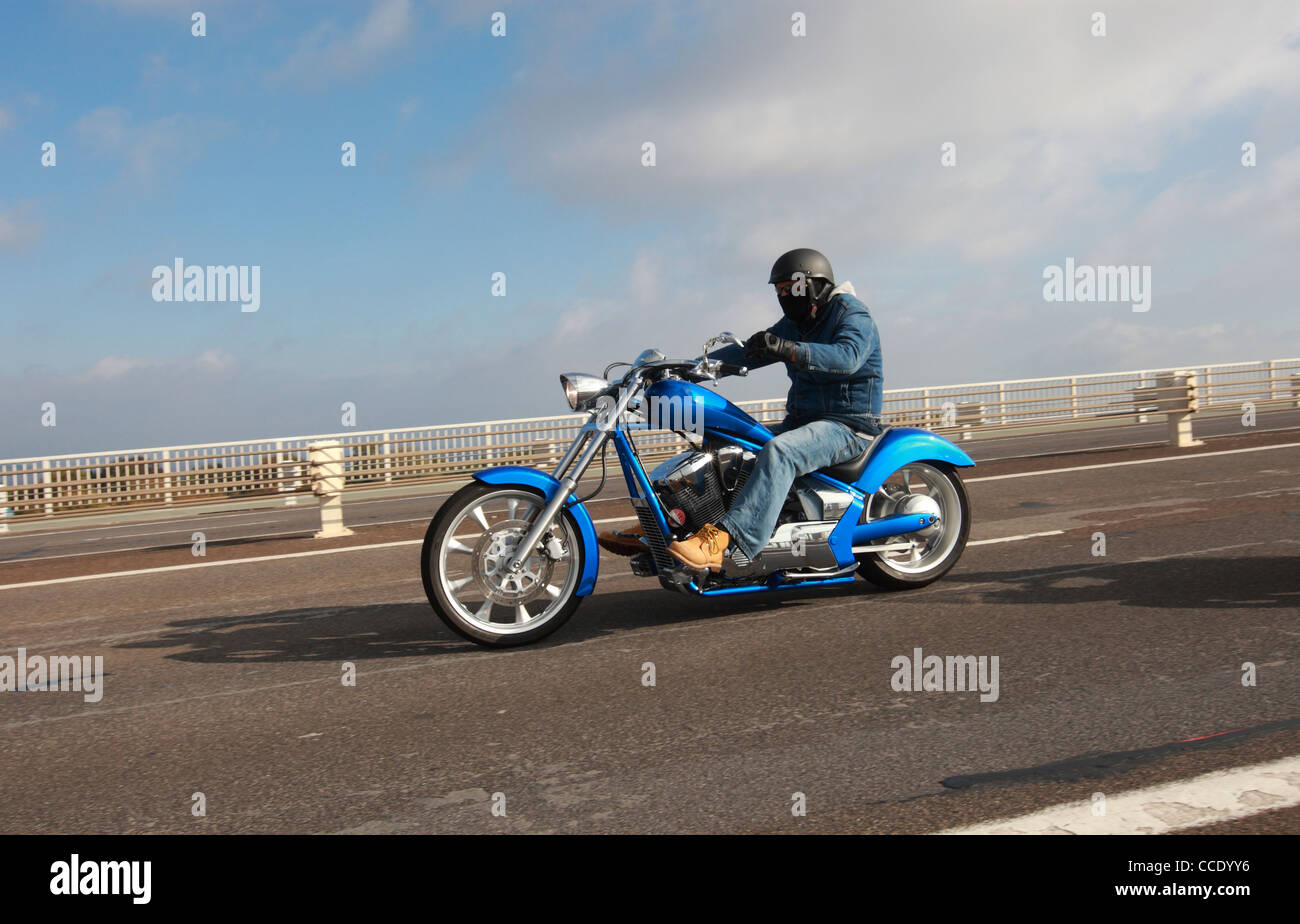 Hoggin le pont. Événement moto annuel à Chepstow, au pays de Galles, qui voit des motards traverser le pont M48 Severn. Banque D'Images