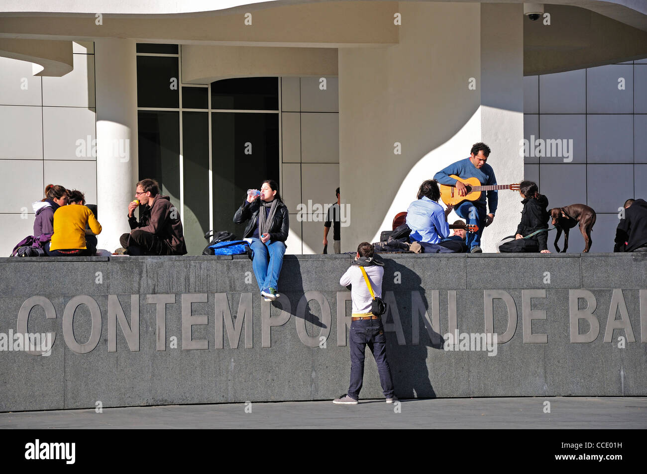 Barcelone, Espagne. Museu d'Art Contemporani de Barcelona en plaça dels Angels Banque D'Images