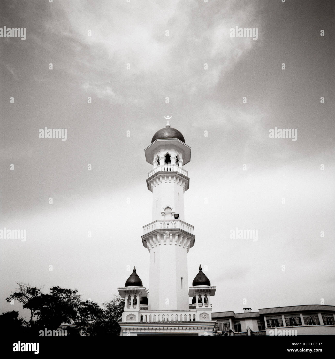Minaret de la mosquée de Kapitan Keling à George Town dans l'île de Penang en Malaisie en Extrême-Orient Asie du sud-est. Architecture Bâtiment billet Banque D'Images