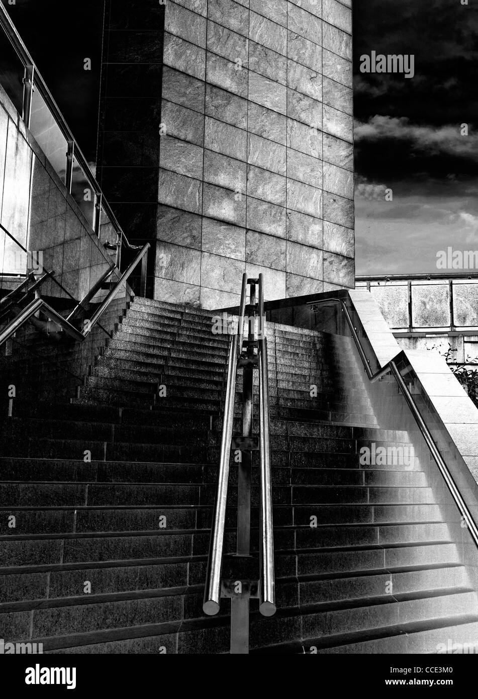 Escaliers et surréaliste d'un bâtiment. Banque D'Images