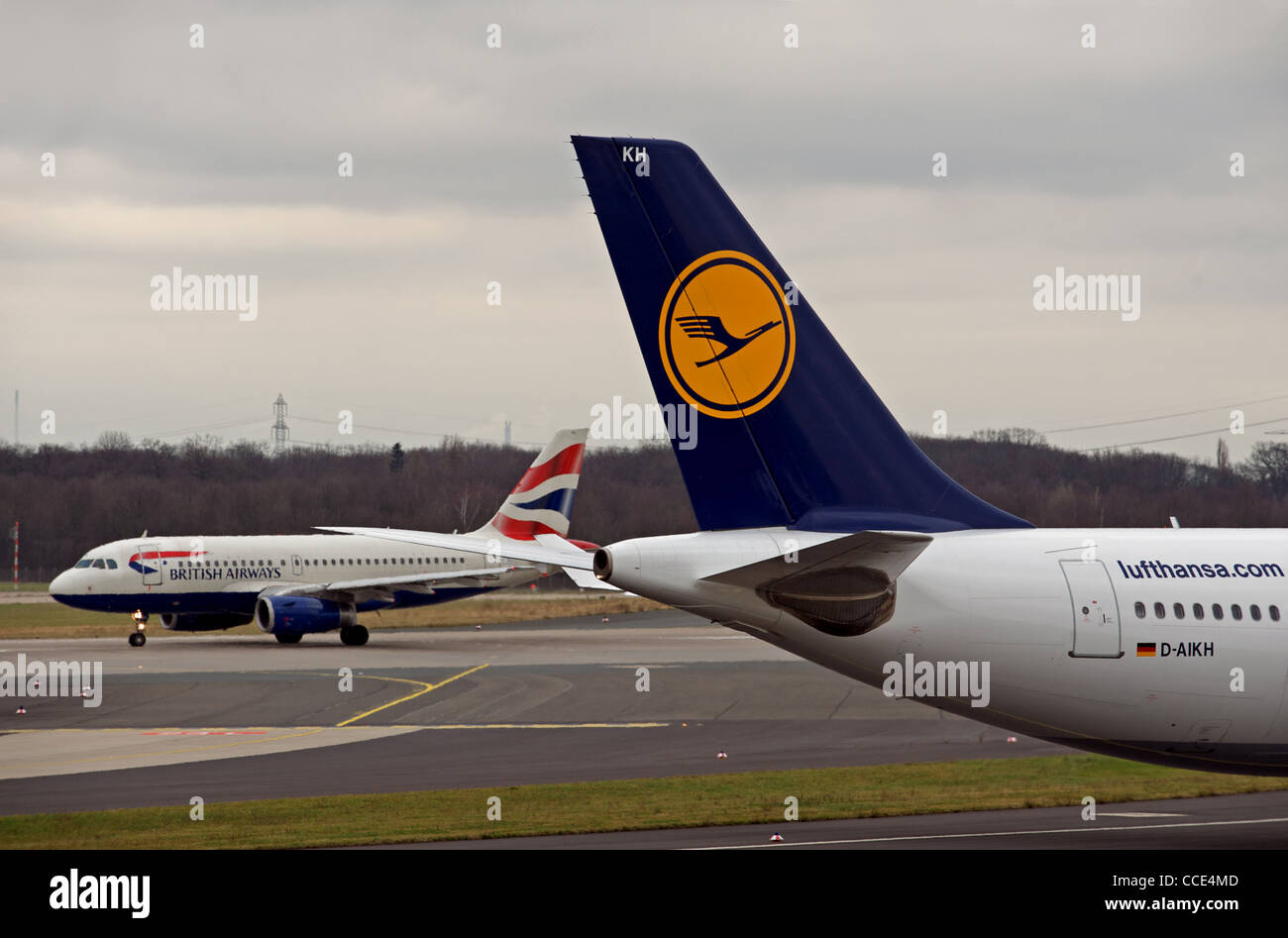Lufthansa et British Airways paquebots Dusseldorf ALLEMAGNE Banque D'Images