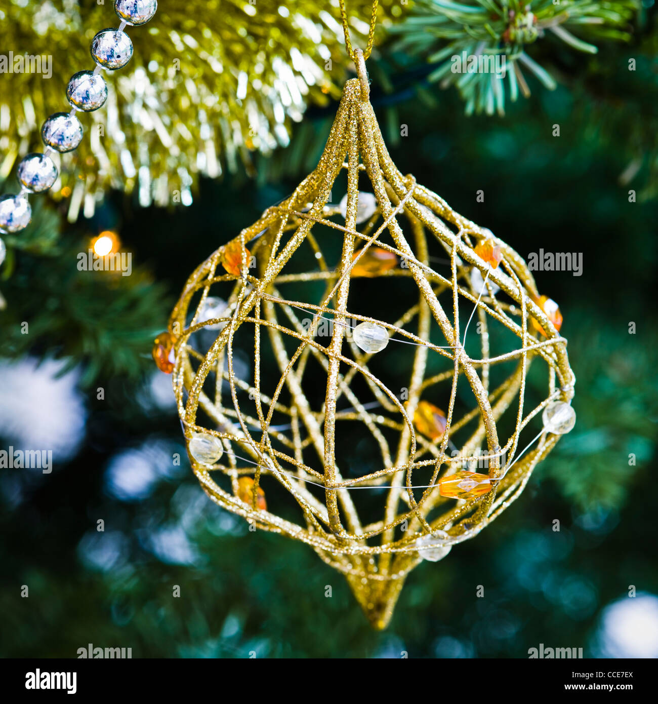 Décoration d'arbre de Noël d'or, selective focus Banque D'Images