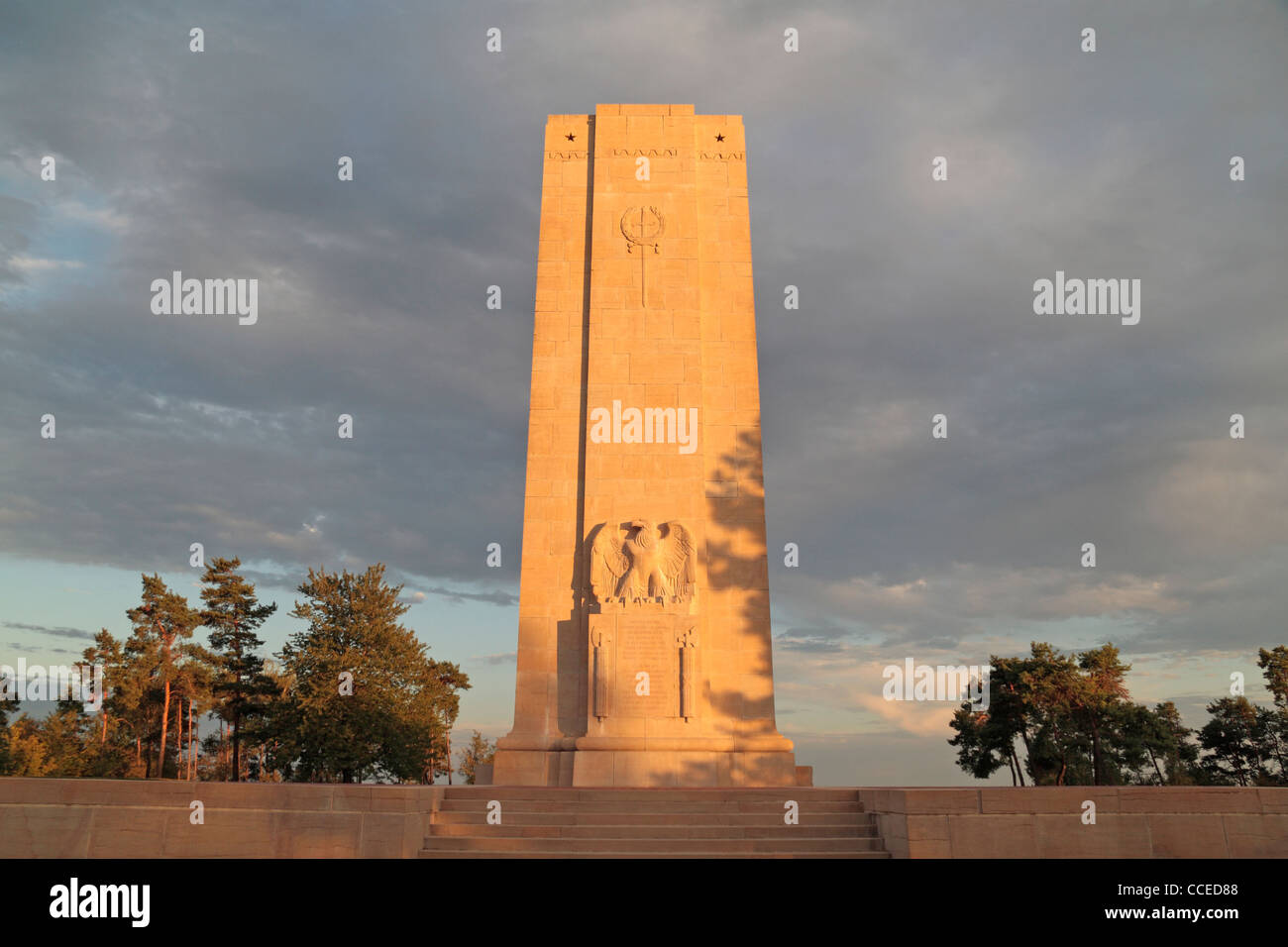 L'Étonnant Mont Blanc American Memorial pour nous 2e, 36e, 42e et 93e Divisions près de Sommepy-Tahure dans le nord de la France. Banque D'Images