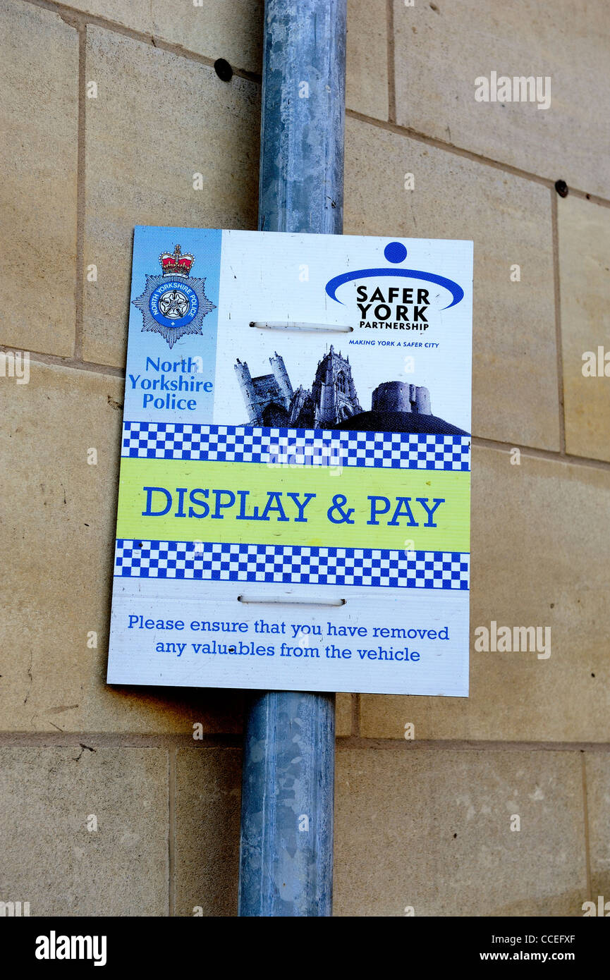 Signe de la prévention du crime de la police du Yorkshire du nord york england uk Banque D'Images