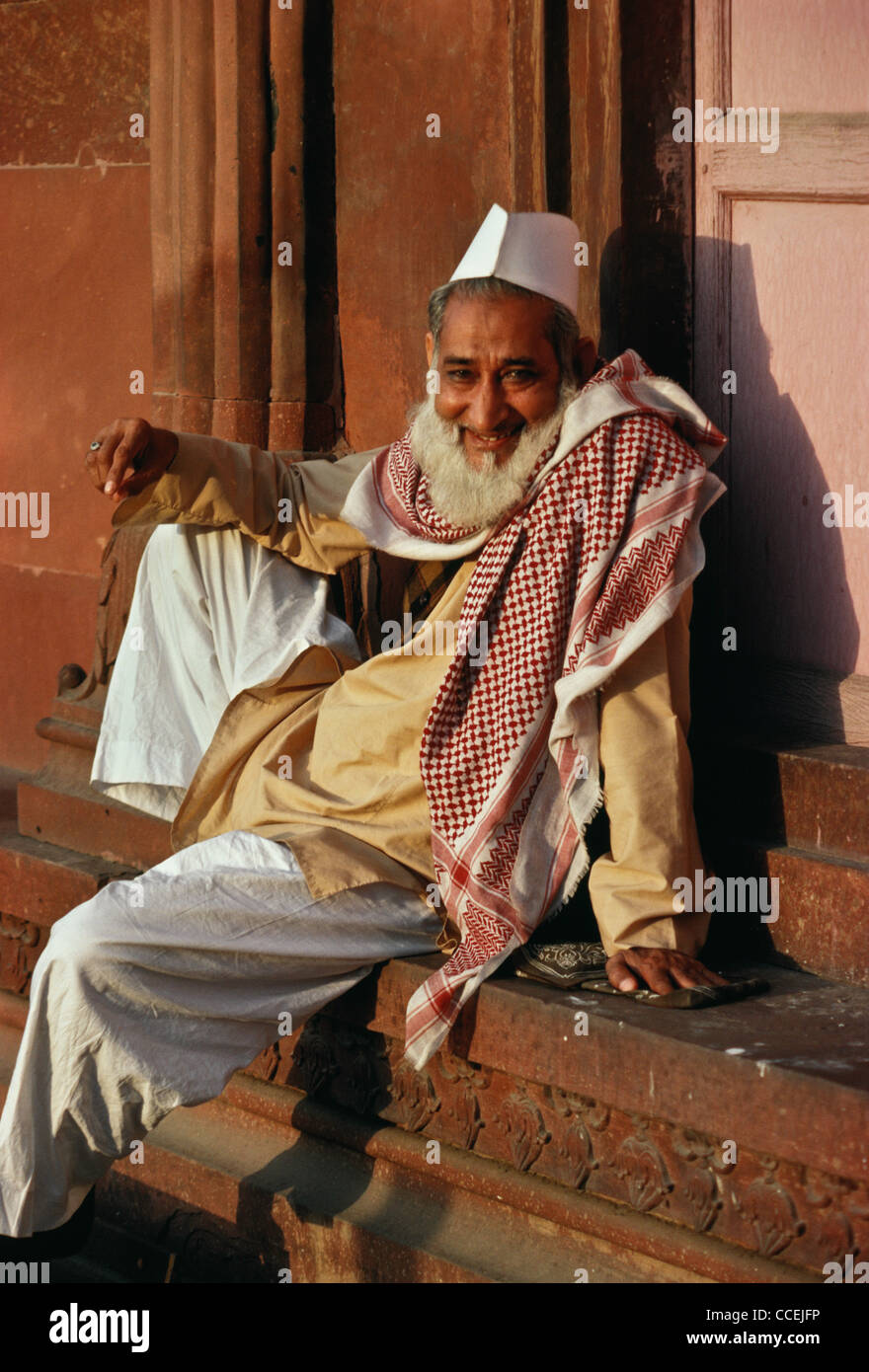 Barbu souriant homme mûr, New Delhi, Inde Banque D'Images