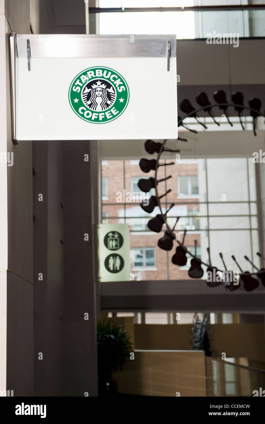 Un café Starbucks signe à la Washington DC Convention Center. Banque D'Images