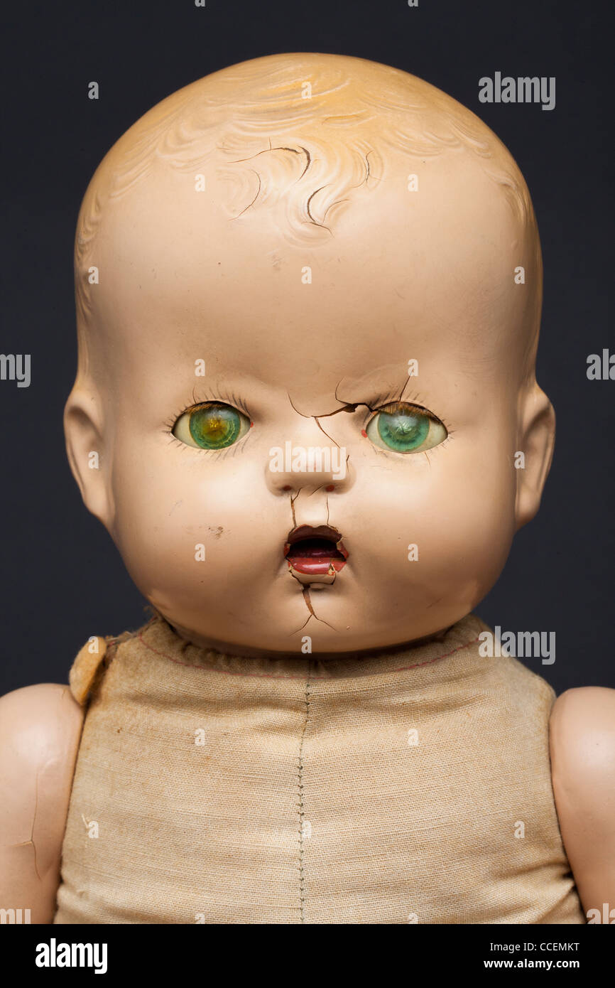 Un Effrayant A La Poupee Bebe Vintage Photo Stock Alamy Un Effrayant A La Poupee Bebe Vintage Photo Stock Alamy