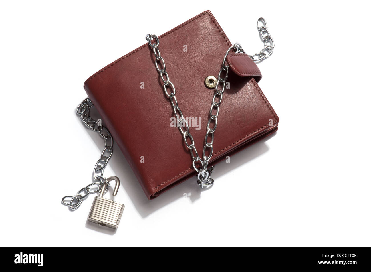 Un portefeuille en cuir marron avec chaîne et cadenas déverrouillé Banque D'Images
