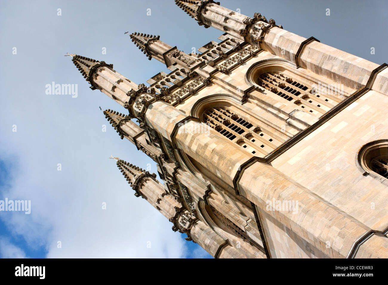 À la recherche jusqu'à un clocher d'église gothique, Oxford, England, UK Banque D'Images