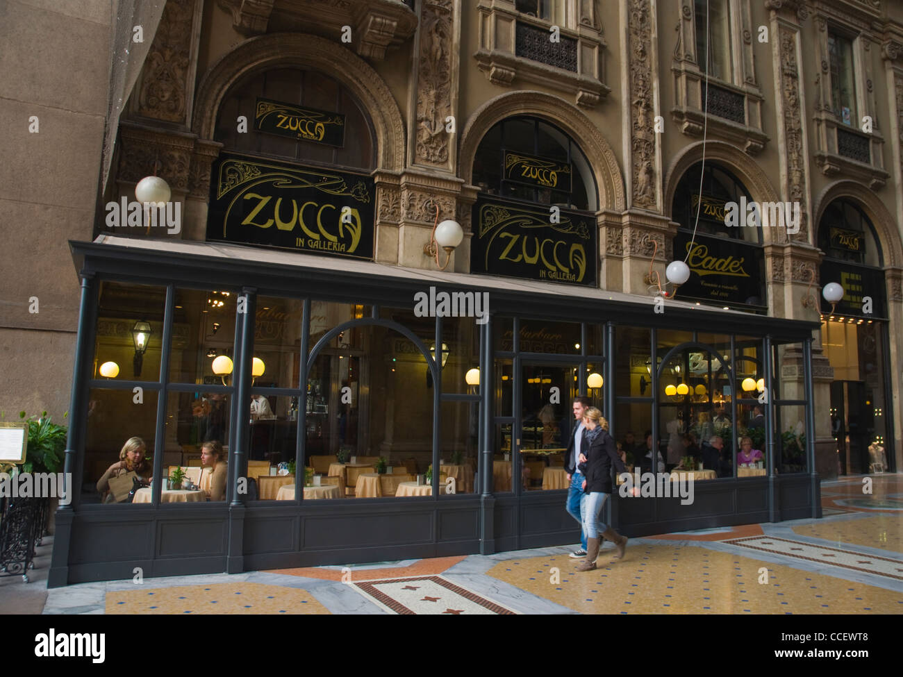 Zucca café à l'intérieur de la galerie Vittorio Emanuele II shopping centre Milan Lombardie Italie Europe Banque D'Images