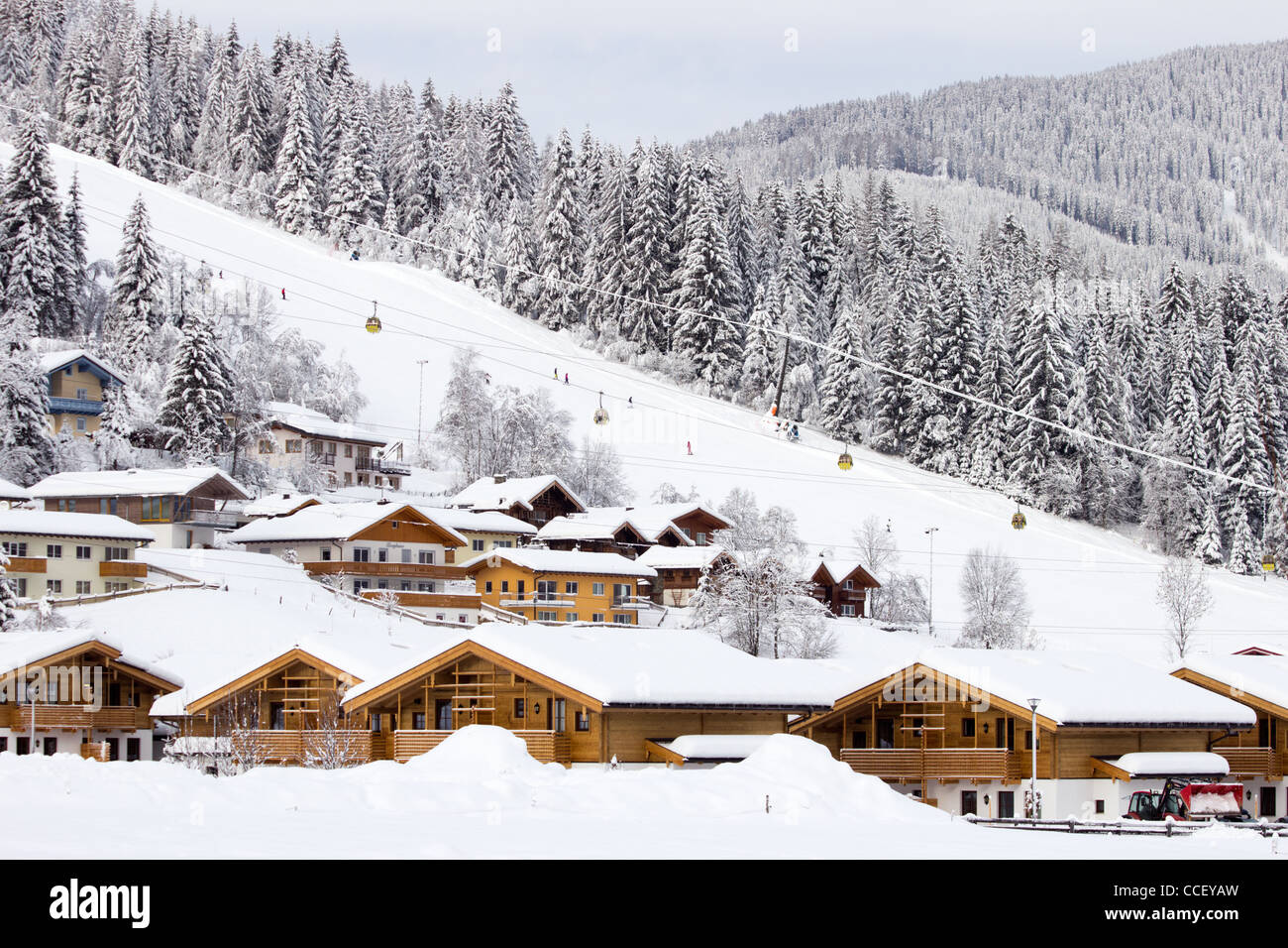 Pente de ski à Flachau. Une station de ski dans les Alpes autrichiennes. Banque D'Images