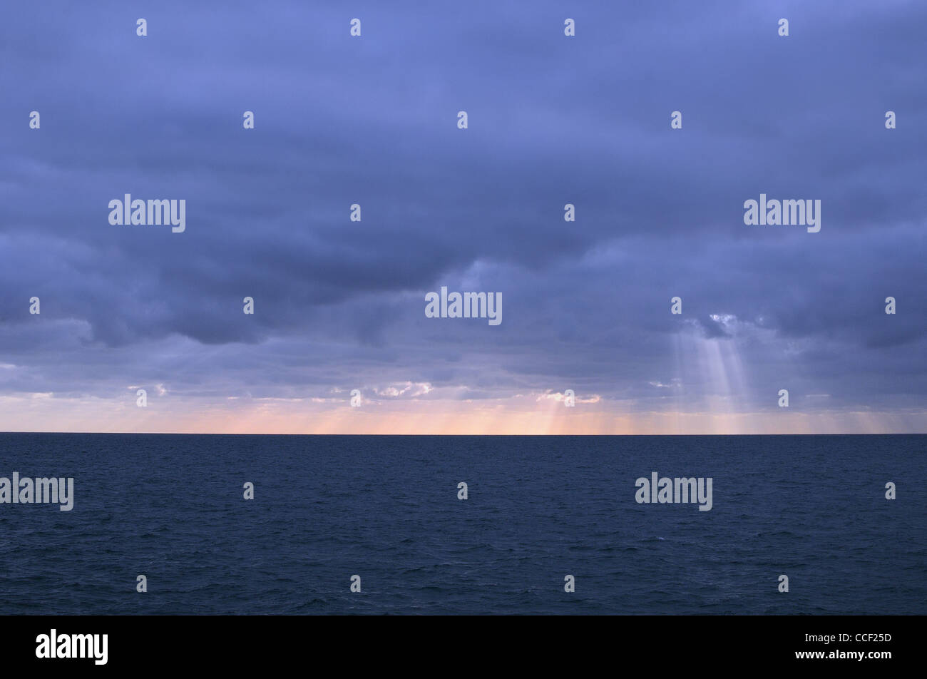Seascape hiver vide Worthing, Sussex, UK Banque D'Images