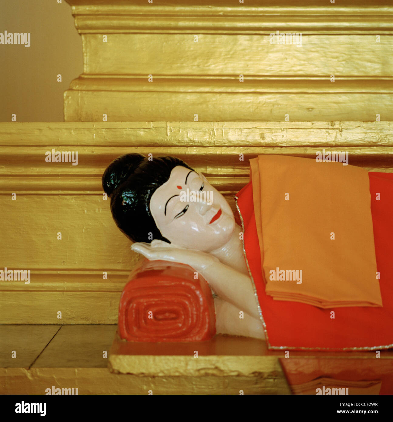 Bouddha couché Wat Buppharam à George Town dans l'île de Penang en Malaisie en Extrême-Orient Asie du sud-est. La religion Bouddhiste le Bouddhisme Voyage Sommeil Banque D'Images