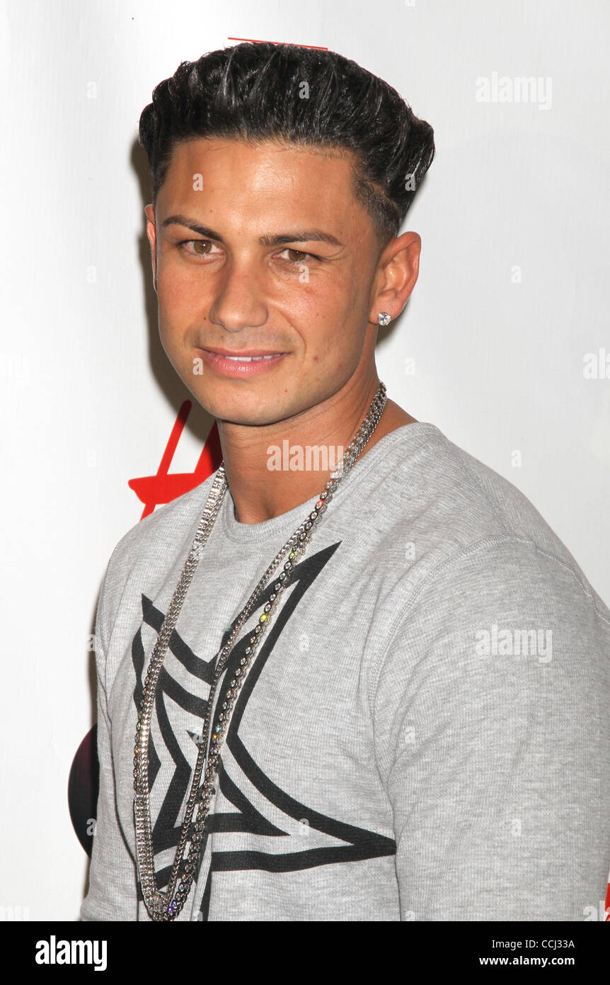 10 déc., 2010 - New York, NY, États-Unis - DJ Pauly D dans la salle de presse au Z100's Jingle Ball 2010 (Crédit Image : © Dan Herrick/ZUMAPRESS.com) Banque D'Images