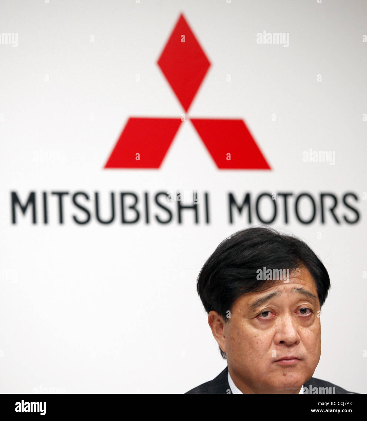 14 décembre 2010 - Tokyo, Japon - Président de Mitsubishi Motors Corporation Osamu Masuko prend la parole lors d'une conférence de presse au Roppongi Hills à Tokyo, Japon. Nissan Motor Co., Ltd. et Mitsubishi Motors Corporation annoncent que les deux sociétés ont convenu d'élargir leur champ de coopération, especia Banque D'Images