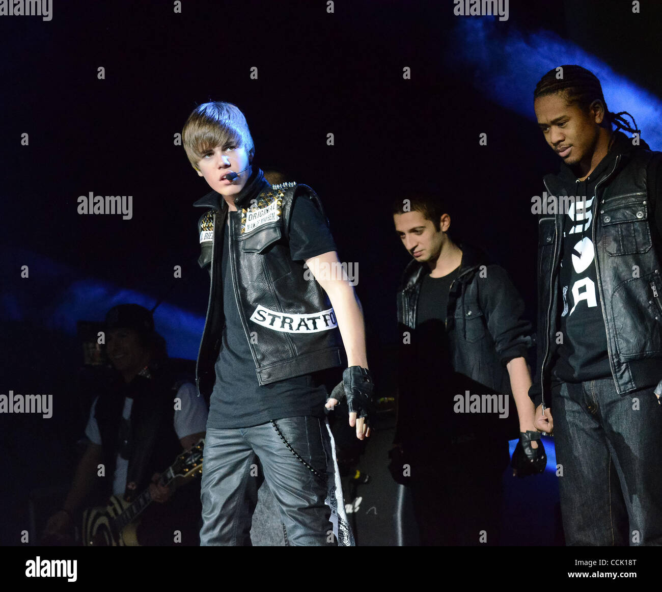 Dec 08, 2010 - Philadelphie, Pennsylvanie, USA - le chanteur pop JUSTIN BEIBER il se produit lors de l'Assemblée Jingle Ball tenue à la Susquehanna Bank Center à Camden dans le New Jersey et parrainé par Q102 FM, une station de Clear Channel..(Image Crédit : © Ricky Fitchett/ZUMApress.com) Banque D'Images