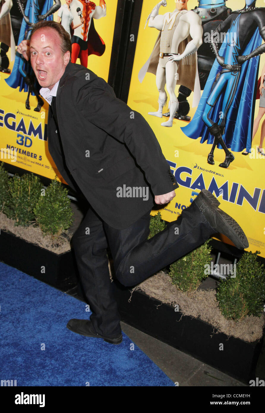 Le 3 novembre 2010 - New York, New York, États-Unis - Directeur TOM MCGRATH assiste à la première de New York 'Megamind' qui s'est tenue à l'AMC Lincoln Square Theatre. (Crédit Image : © Kaszerman ZUMApress.com)/Nancy Banque D'Images