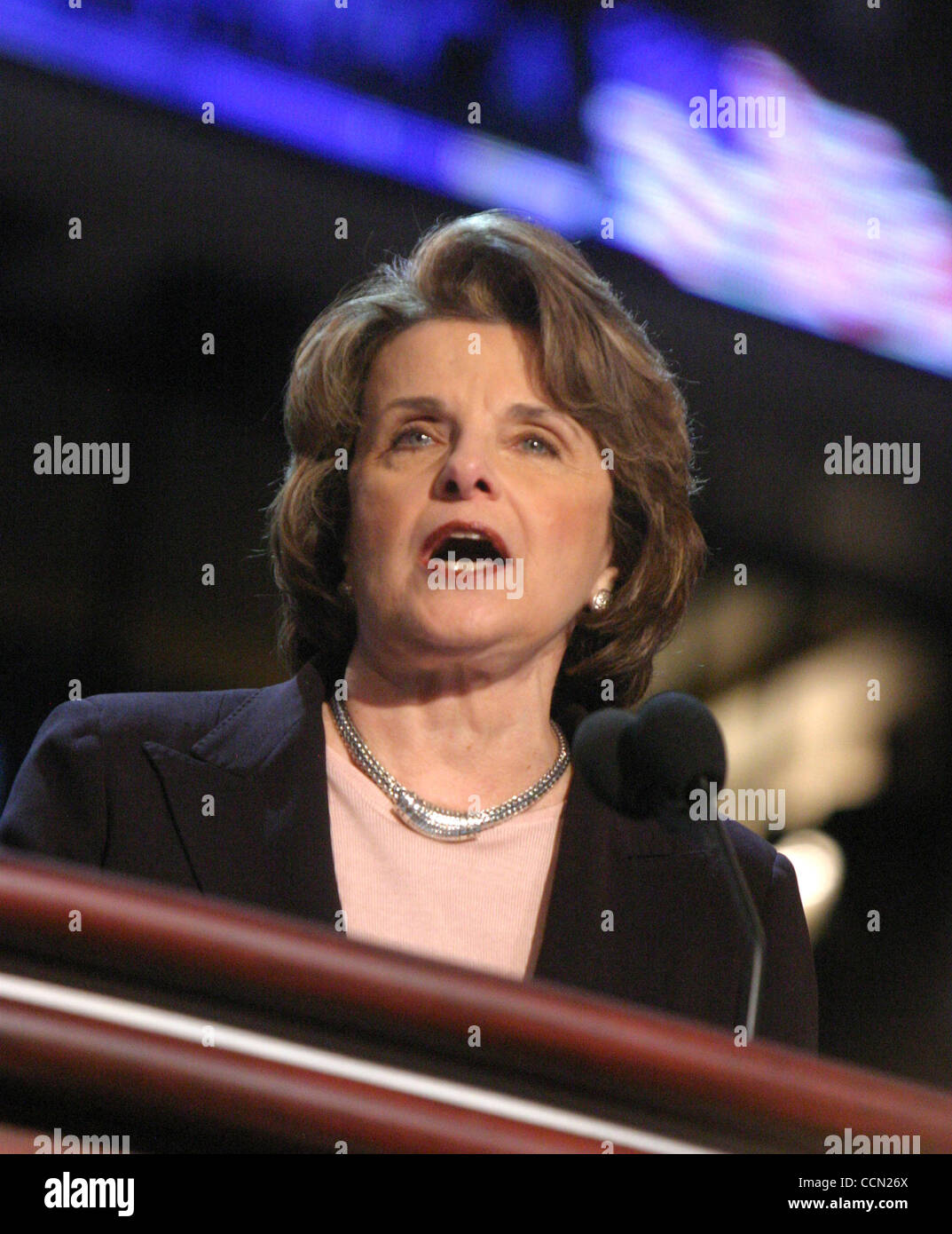 Jul 28, 2004 ; Boston, MA, USA ; la sénatrice Dianne Feinstein à la Convention nationale démocrate de 2004 tenue au Centre de la flotte. Banque D'Images