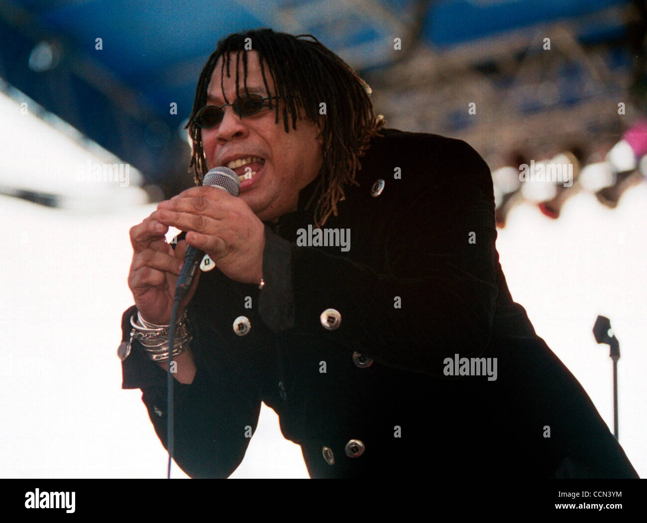 Aug 06, 2004 ; Hollywood, CA, USA ; (Date précise inconnue) Pionnier de la musique funk Flamboyant RICK JAMES célèbre pour son sensious 1981 hit dance ' super freak' ainsi qu'une descente dans la drogue et le crime, est mort dans son sommeil de cause naturelle, ont dit. Photo : 2003 Tournée d'été. Banque D'Images