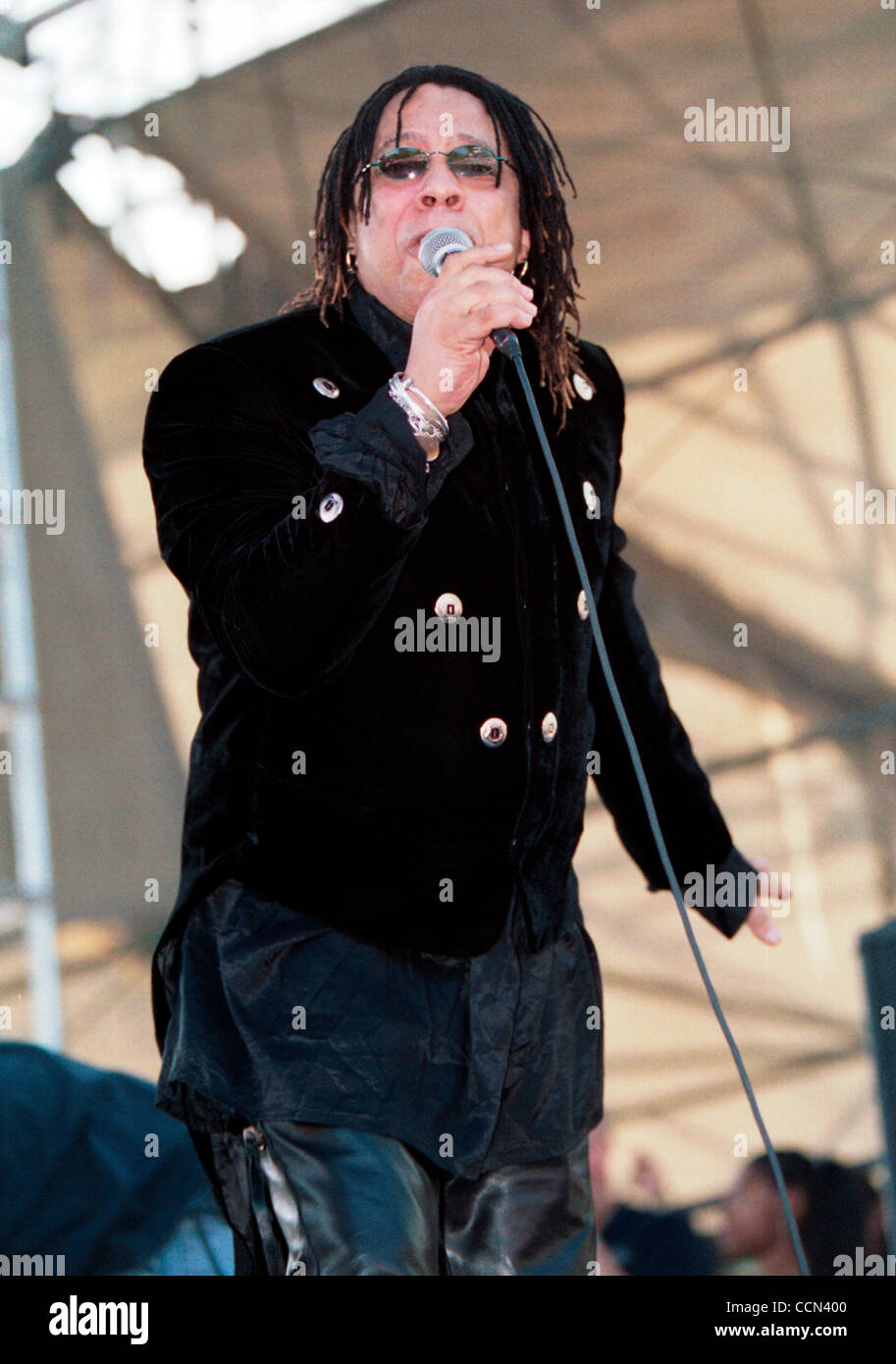 Aug 06, 2004 ; Hollywood, CA, USA ; (Date précise inconnue) Pionnier de la musique funk Flamboyant RICK JAMES célèbre pour son sensious 1981 hit dance ' super freak' ainsi qu'une descente dans la drogue et le crime, est mort dans son sommeil de cause naturelle, ont dit. Photo : 2003 Tournée d'été. Banque D'Images