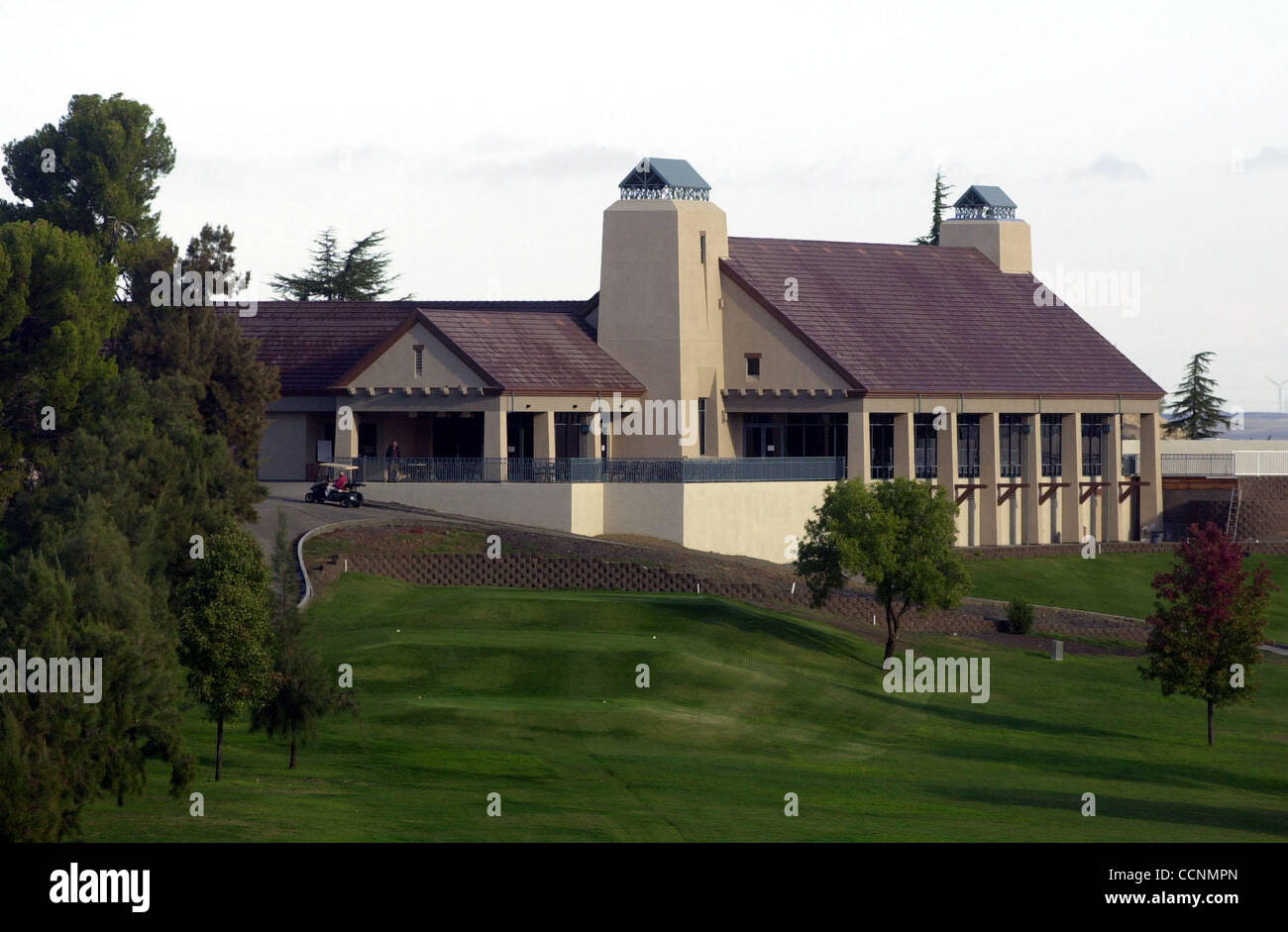 C'est le nouveau pavillon construit à l'arbre isolé Municipal Golf Course à Antioche, en Californie, le mardi 26 octobre, 2004. (Contra Costa Times/HERMAN BUSTAMANTE JR.) Banque D'Images