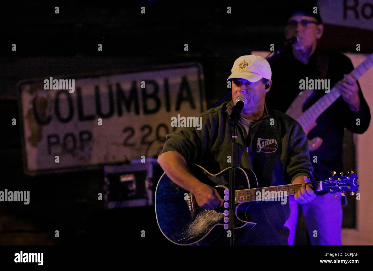 Artiste de musique country Sammy Kershaw effectuées pendant le festival au centre-ville le samedi, Octobre 9, 2010 en Colombie-Britannique, Ky. Kershaw est surtout connu pour ses 1993 n° 1 chanson à succès "elle ne sait pas Elle est belle,' ainsi que 'Reine de ma remorque double largeur", "Cadillac" et "Style de travail national Woman's H Banque D'Images