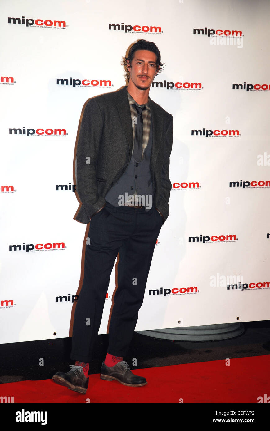L'acteur Eric Balfour assistant à l'ouverture du MIPCOM 2010 nuit à l'Hôtel Martinez - Cannes. Banque D'Images