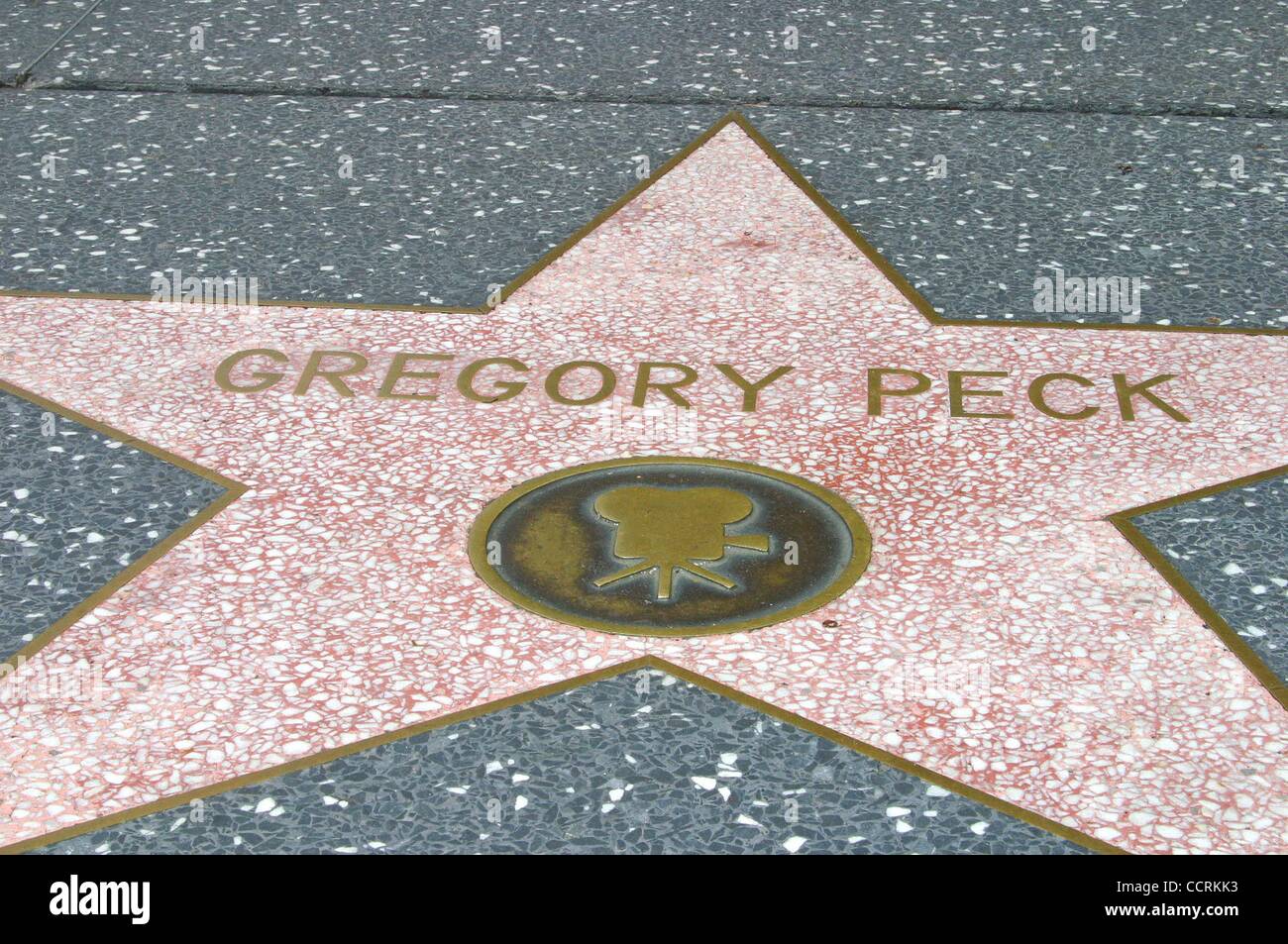 12 juin 2003 - Hollywood, Californie, États-Unis - I7704CHW.GREGORY PECK - HOLLYWOOD STAR MEMORIAL - .Hollywood Blvd., Hollywood, CA - .06/12/2003. / / 2003.GREGORY PECK STAR et crédit de droit : MEMORIAL(Â© Clinton Wallace/Globe Photos/ZUMAPRESS.com) Banque D'Images