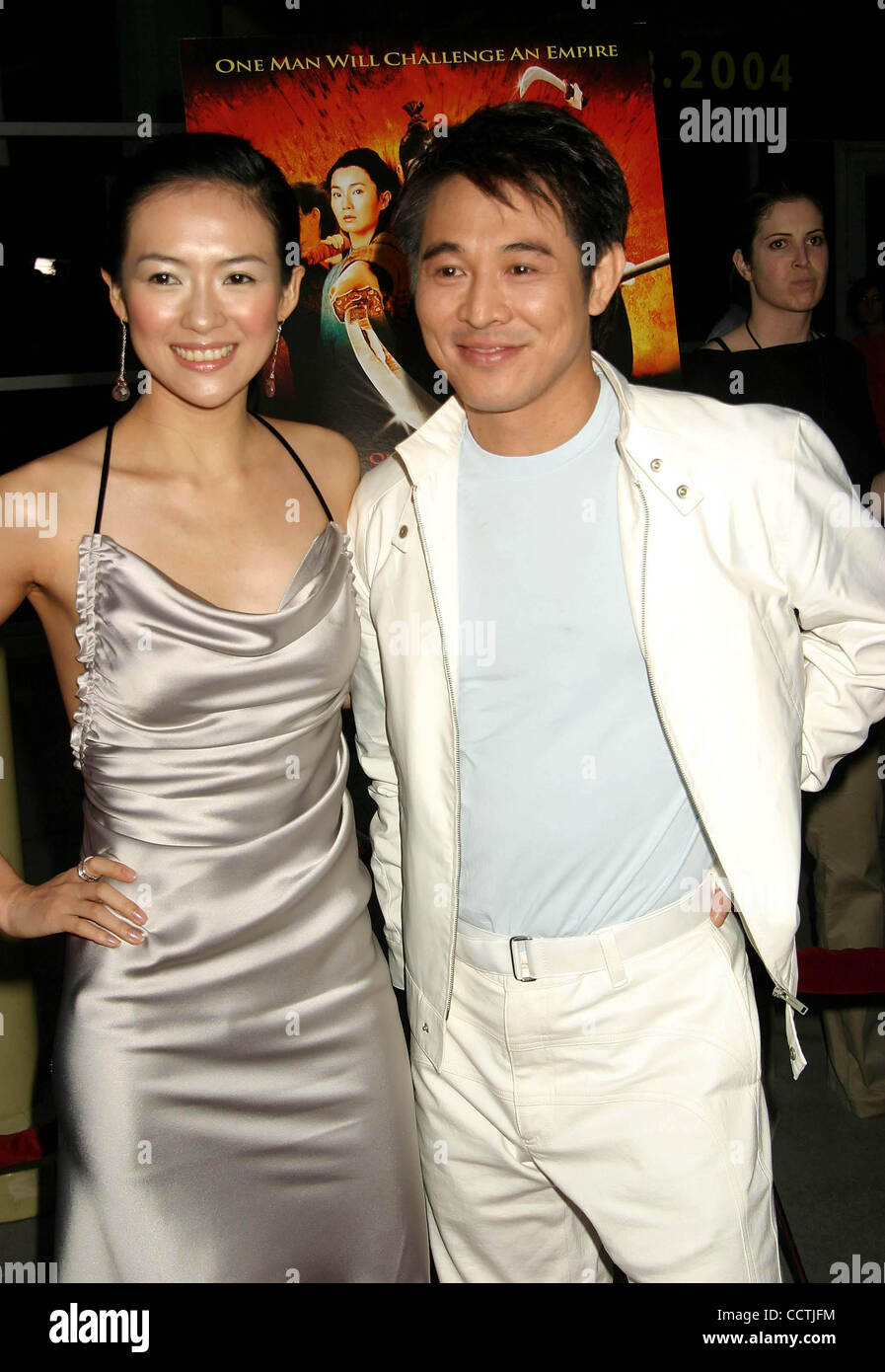 17 août 2004 - Hollywood, Californie, États-Unis - K38721EG.HERO LOS ANGELES PREMIERE À L'ARCLIGHT, Hollywood, Californie .08/17/2004 . /E.G.I./ 2004.Zhang Ziyi et Jet Li.(Image Crédit : Â© Ed Geller/Globe Photos/ZUMAPRESS.com) Banque D'Images