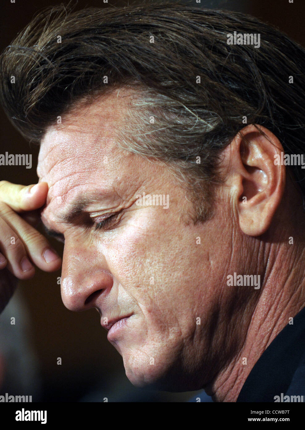 Washington, D.C., USA - acteur Sean Penn témoigne devant la Commission des relations étrangères du Sénat sur l'autonomisation Haïti à reconstruire mieux à Washington, 19 mai 2010. Penn a manqué la première de son nouveau film jeu juste à la 63e Festival International du Film de Cannes de témoigner à l'US SE Banque D'Images