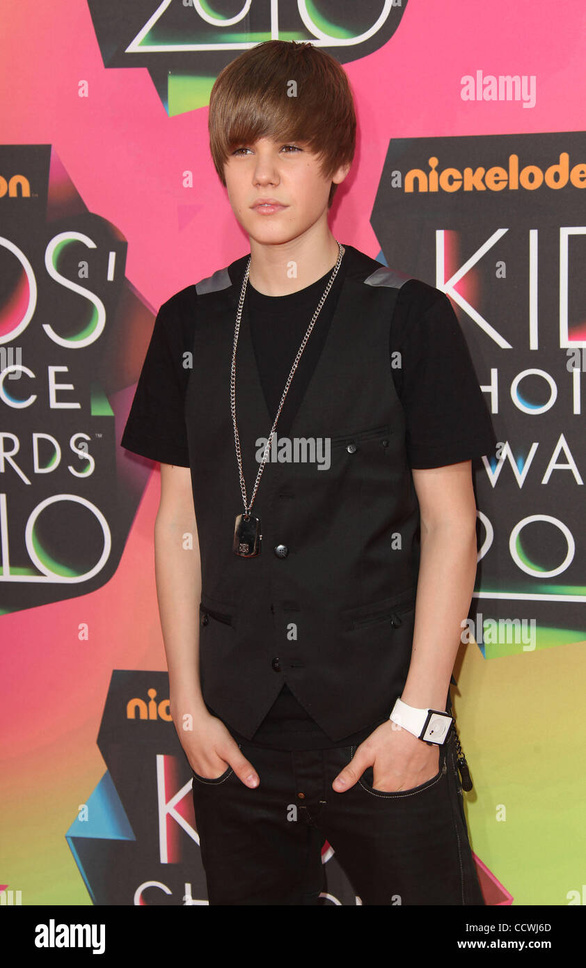 Mar 27, 2010 - Westwood, Californie, USA - JUSTIN BIEBER arrivant au Kid's Choice Awards 2010 qui a eu lieu à l'UCLA. (Crédit Image : © Lisa O'Connor/ZUMA Press) Banque D'Images