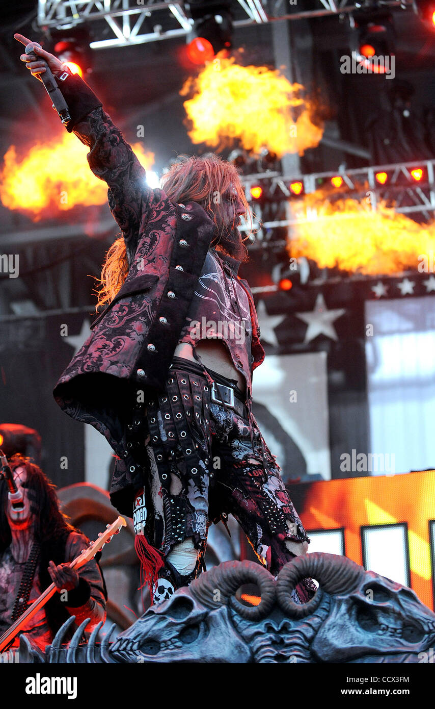 23 mai 2010 - Columbus, Ohio, USA - chanteur Rob Zombie il se produit dans le cadre de la 2010 sur la gamme Rock Music Festival. La quatrième édition du Festival permettra d'attirer des milliers de fans de musique à voir une variété d'artiste sur trois différentes étapes pendant deux jours à la Columbus Crew Stadium situé dans l'Ohio. Banque D'Images