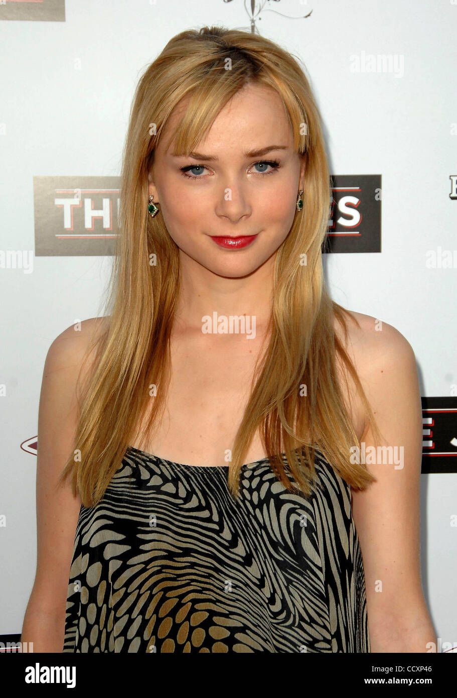 Avril 08, 2010 - Los Angeles, Californie, États-Unis - MIKA BOOREM assiste  à la première de Los Angeles ''voisins'' tenue à l'Arclight Theatre à  Hollywood, CA. 04-08-10. 2010.K64590(LONG DROIT Crédit : Â©