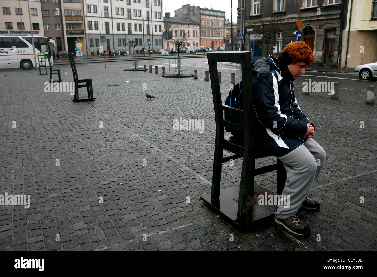 Avant la chute du communisme en Pologne, l'ancien quartier juif de Cracovie en Kazimerz était délabré et dangereux de visiter de nuit. Aujourd'hui, la région attire l'thousdands de touristes par année provenant de partout dans le monde. Le quartier était autrefois un centre animé de la vie juive avant qu'il a été anéanti durant Banque D'Images