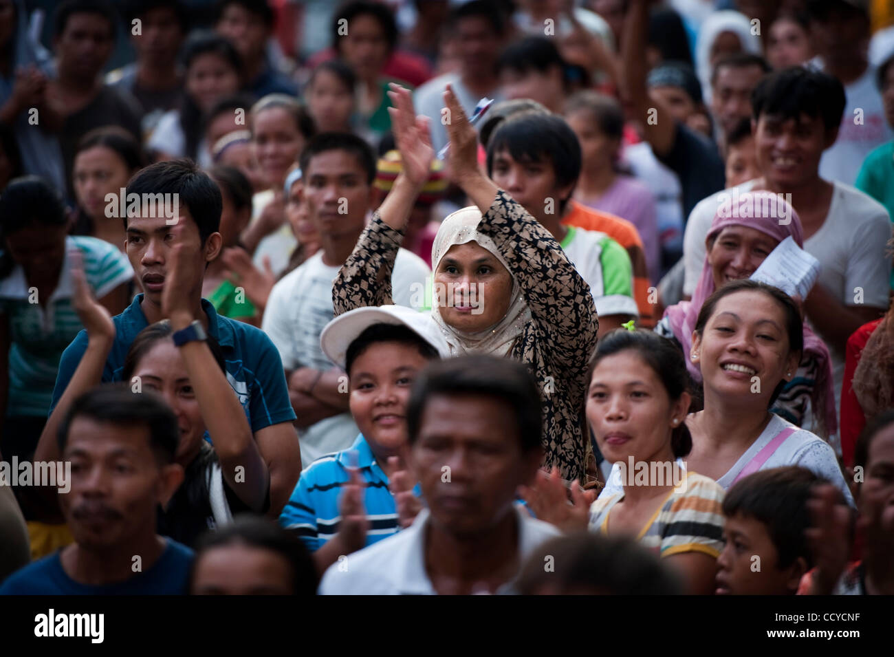 03 mai 2010 - La ville de Cotabato, Mindanao, Philippines - partisan de la ''Coalition pour le changement'' Campagne électorale tenue le 03 mai 2010 à Cotabato City, Philippines Mindanao..les Forces armées des Philippines (AFP) sont en alerte rouge comme les élections aux Philippines sont accompagnés d'une montée de la violence Banque D'Images