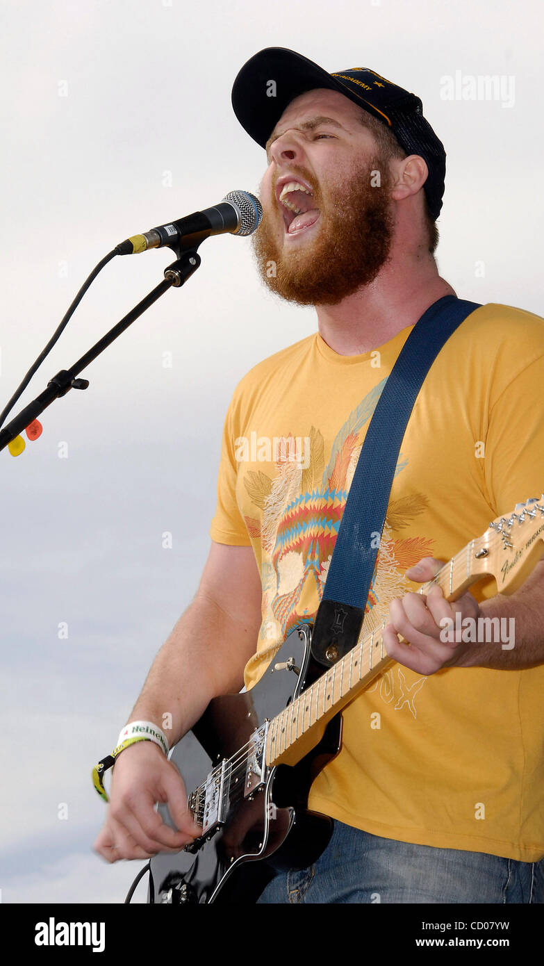 27 avril, 2008 ; Indio, CA, USA ; ANDY HULL, musicien de l'orchestre "Manchester", au cours de l'exercice 2008 Coachella Valley Music & Arts Festival à l'Empire Polo Club. Crédit obligatoire : Photo par Vaughn Youtz/ZUMA Press. (©) Copyright 2007 par Vaughn Youtz. Banque D'Images