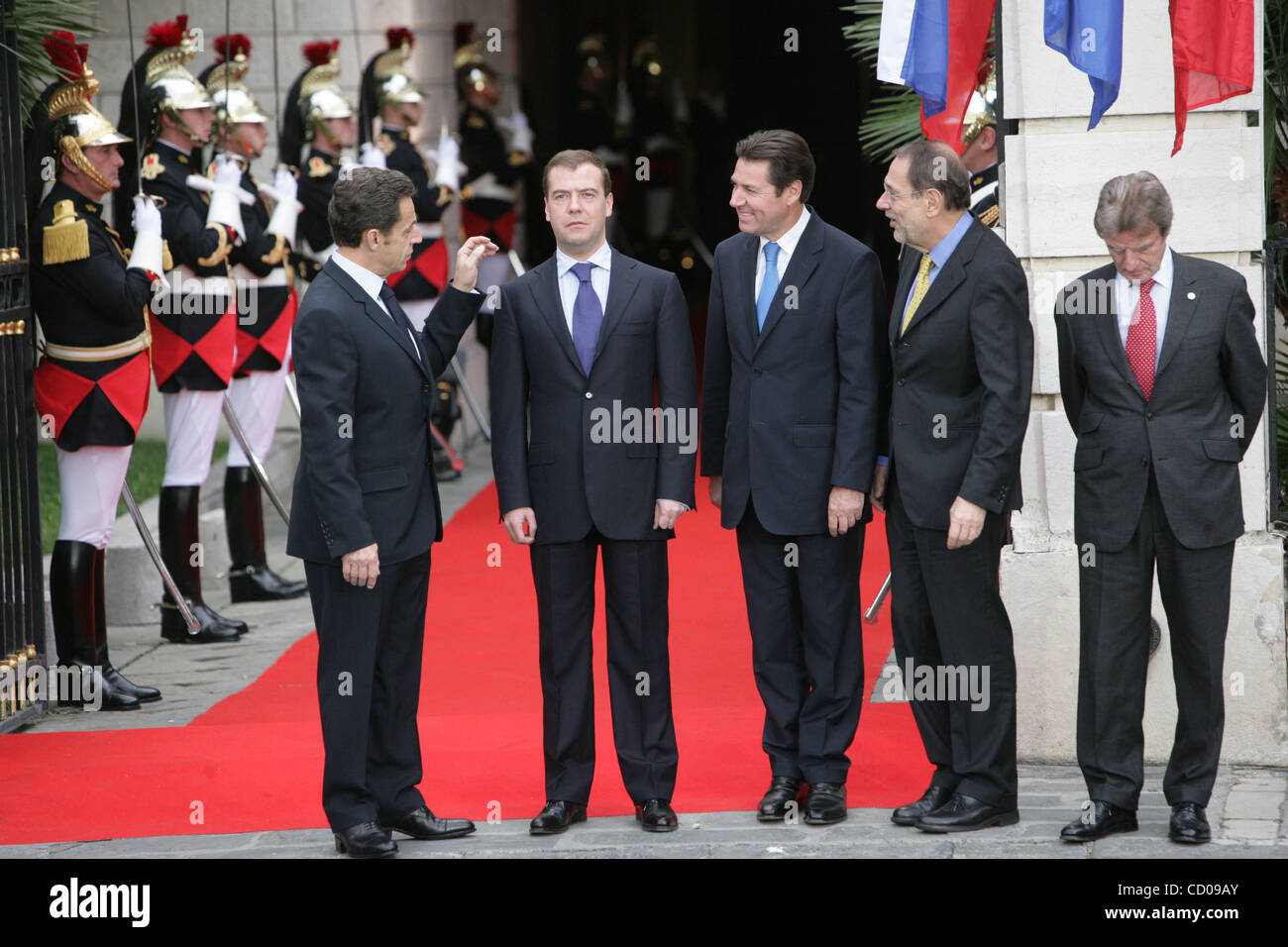 Le premier sommet UE-Russie après la guerre du Caucase a ouvert à Nice , France. Sur la photo : de gauche à droite le président français Nicolas Sarkozy , le président russe, Dmitri Medvedev , le maire de Nice Christian Estrosy, Javier Solana, Haut Représentant pour la politique étrangère et de sécurité commune de l'Union européenne, et F Banque D'Images