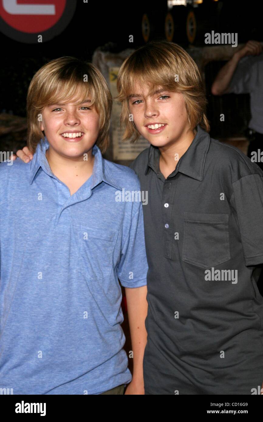 22 juin 2008 - Hollywood, Californie, États-Unis - J13395CHW.DISNEY-PIXAR'S ''WALL-E'' LOS ANGELES PREMIERE .théâtre grec, LOS ANGELES, CA .21/06/08.COLE SPROUSE ET DYLAN SPROUSE (crédit Image : Â© Clinton Wallace/Globe Photos/ZUMAPRESS.com) Banque D'Images