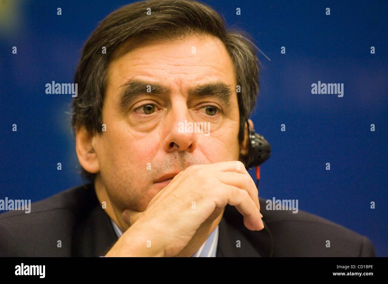 Oct 15, 2008 - Bruxelles, Belgique - Le Premier ministre français François Fillon en photo au cours de conférence de presse, le sommet social tripartite pour la croissance et l'emploi en avant d'un sommet du Conseil européen au siège du Conseil européen. (Crédit Image : Â© Wiktor Dabkowski/ZUMA Press) Banque D'Images