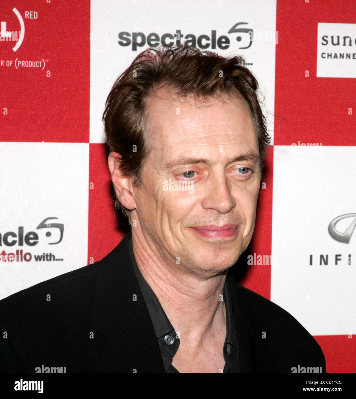 6 novembre 2008 - New York, New York, États-Unis - Elvis Costello CRÉE UN SPECTACLE DE FÊTE SON NOUVEAU Sundance Channel TV, ''SPECTACLE : Elvis Costello AVEC, À L'"" EDISON BALLROOM.WEST 57TH STREET 11-06-2008. 2008.Steve Buscemi.K60102RM(Image Crédit : Â© Rick Mackler/Photos/ZUMAPRE Globe Banque D'Images