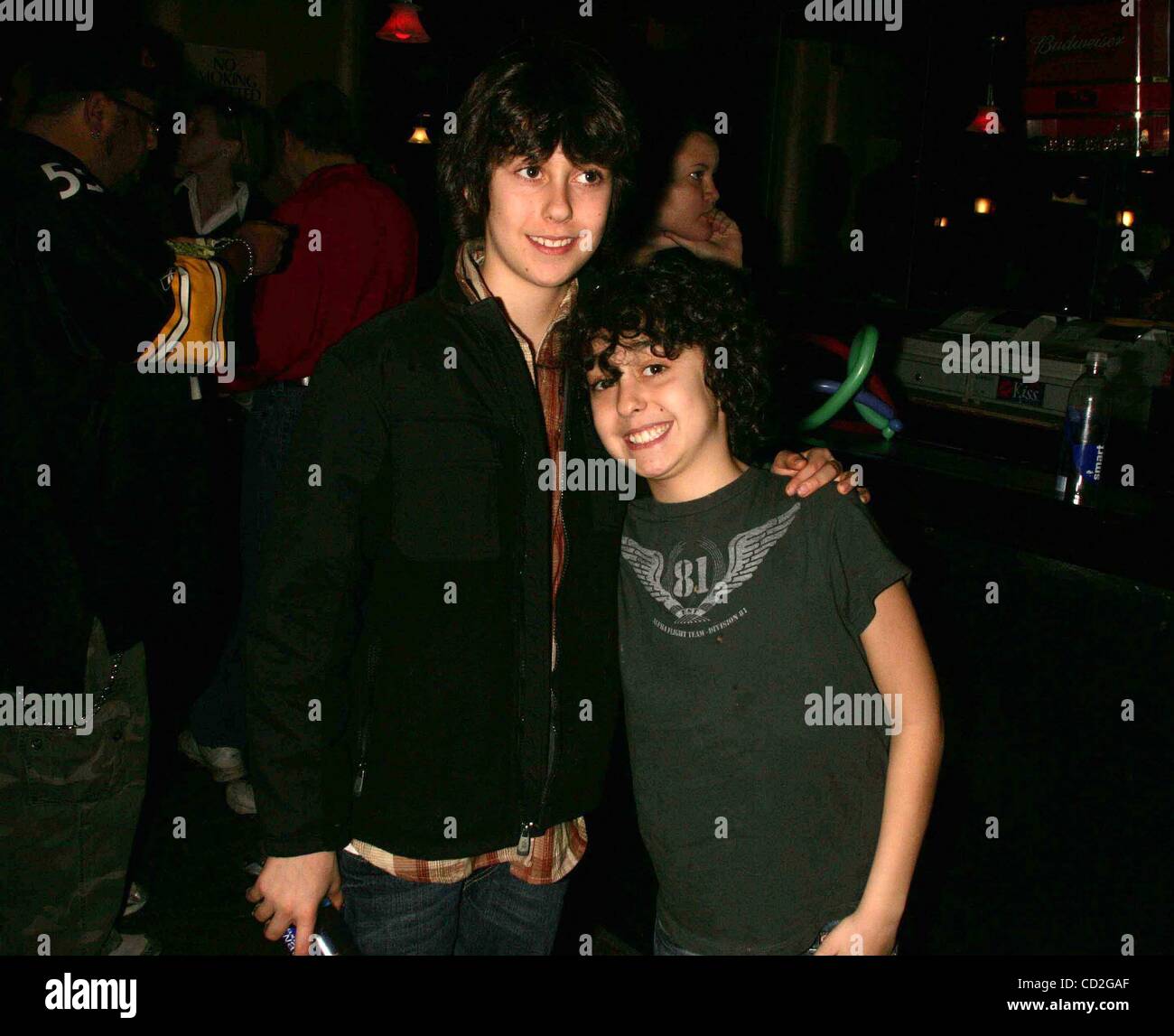 Mar. 3, 2008 - New York, New York, États-Unis - neuvième journée familiale annuelle TJ MARTELL LA PRESTATION AU ROSELAND.WEST 52ND Street 03-02-2008. 2008.NAT ET ALEX WOLFF .NAT WOLFF .K56818RM.(Image Crédit : Â© Rick Mackler/Photos/ZUMAPRESS.com) Globe Banque D'Images