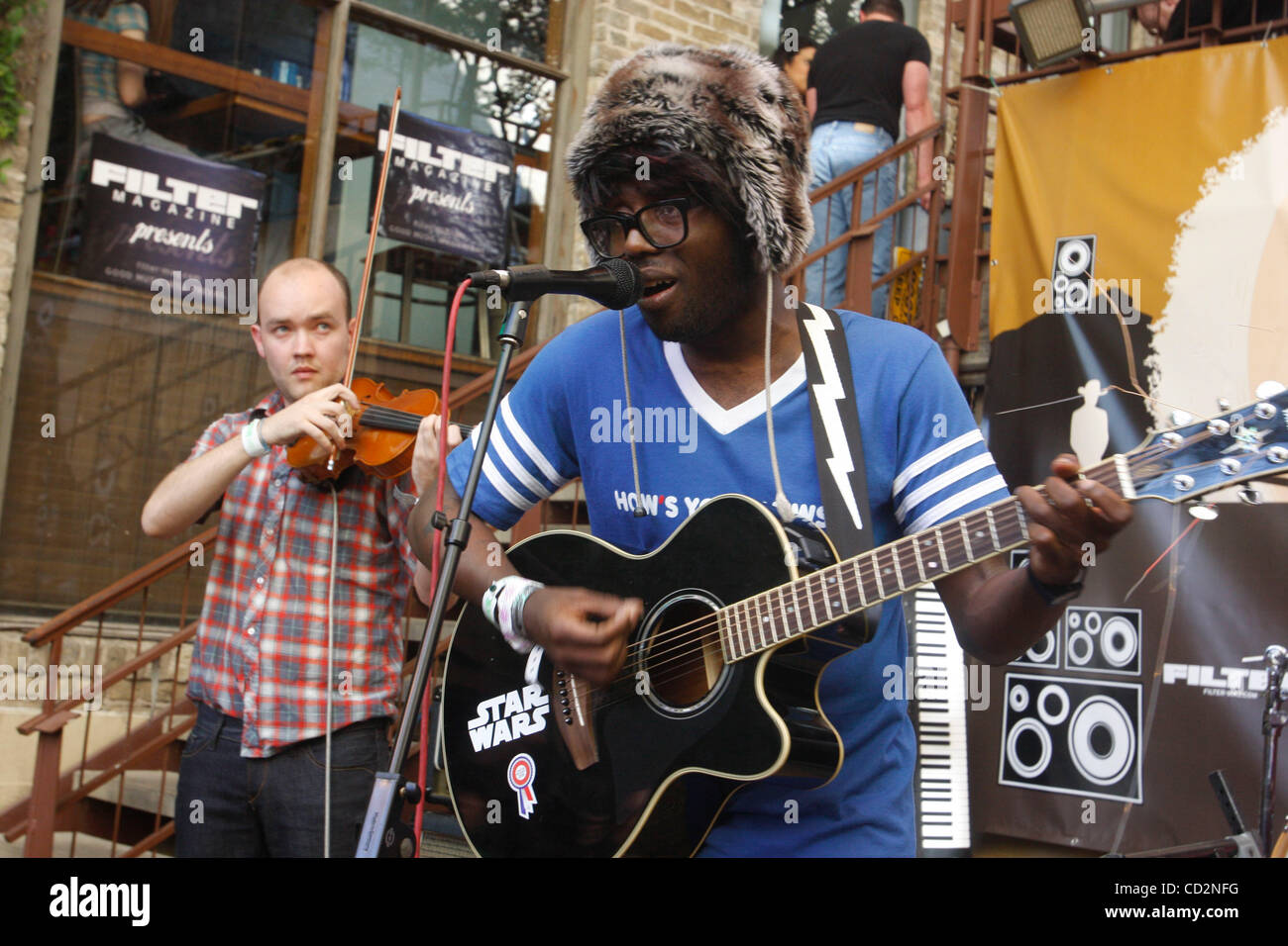 Lightspeed Champion à la Cour de cèdre à Austin au Texas le 14 mars 2008 lors de SXSW 2008. South by Southwest. Devonte Hynes - in hat Banque D'Images