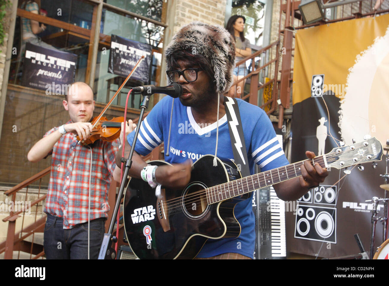 Lightspeed Champion à la Cour de cèdre à Austin au Texas le 14 mars 2008 lors de SXSW 2008. South by Southwest. Devonte Hynes - in hat Banque D'Images