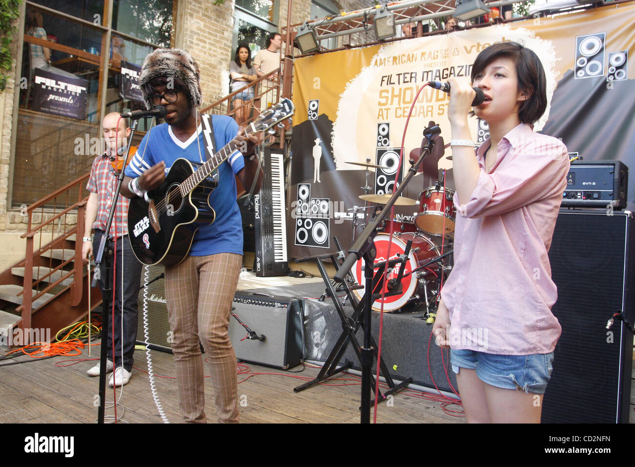 Lightspeed Champion à la Cour de cèdre à Austin au Texas le 14 mars 2008 lors de SXSW 2008. South by Southwest. Devonte Hynes - in hat Banque D'Images