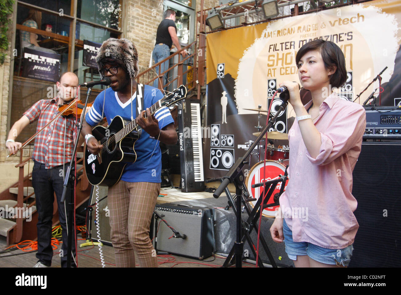 Lightspeed Champion à la Cour de cèdre à Austin au Texas le 14 mars 2008 lors de SXSW 2008. South by Southwest. Devonte Hynes - in hat Banque D'Images