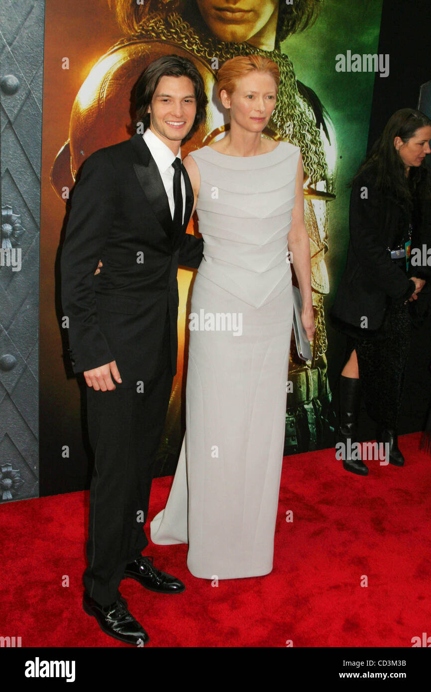 Le 7 mai 2008 - New York, New York, États-Unis - K58177ML.PREMIÈRE MONDIALE DE ''Le Monde de Narnia - Prince Caspian''. ZIEGFELD THEATRE, NEW YORK New York 05-07-2008. - BEN BARNES ET Tilda Swinton(Image Crédit : Â© Mitchell Levy/Photos/ZUMAPRESS.com) Globe Banque D'Images