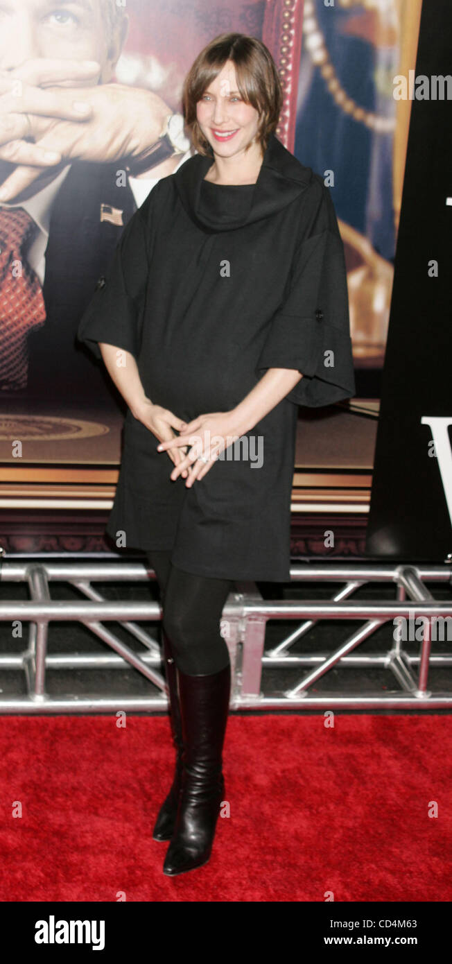 Oct 14, 2008 - New York, NY, USA - Actrice Vera Farmiga assiste à la première de New York 'W' tenu à la Ziegfeld Theatre. (Crédit Image : © Nancy/Kaszerman ZUMA Press) Banque D'Images
